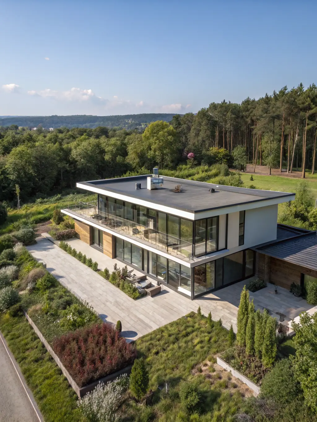 A drone shot of a luxury home in Central Oregon, showcasing its prime location and stunning views, emphasizing market appeal.